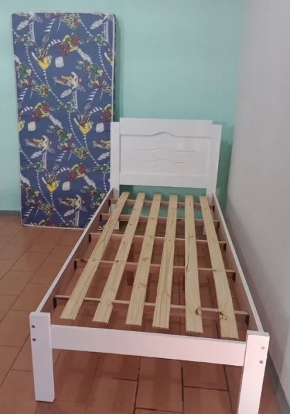 Cama e Colchão Novos de Solteiro R$ 485,00 (3% Off) (a Vista)
