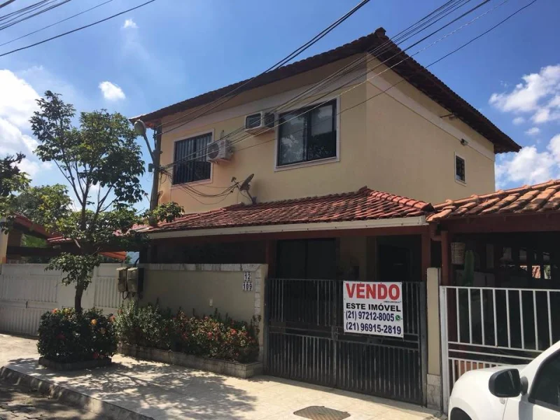 Casa em Campo Grande em Condomínio na Estrada do Moinho