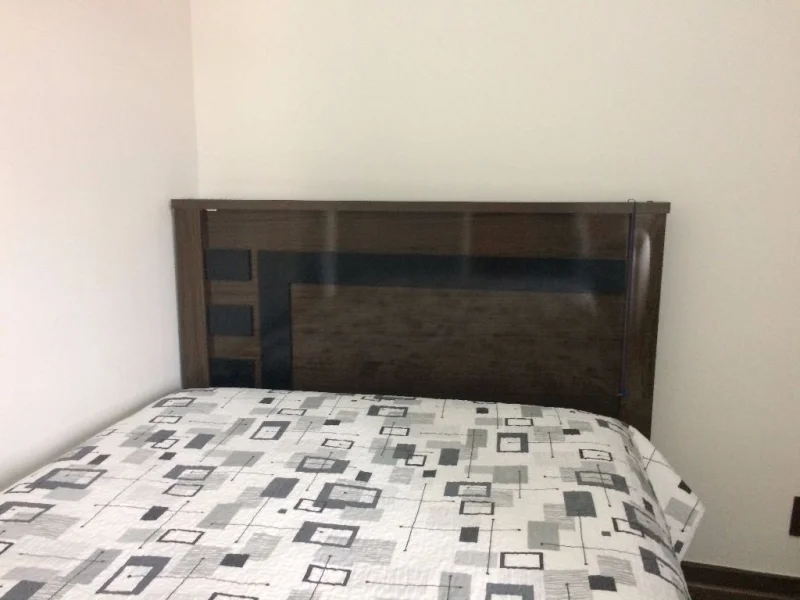 Cama de Madeira Marron