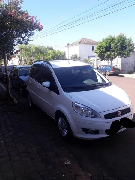 Fiat Idea Attractive 1.4 8v (flex) 2013