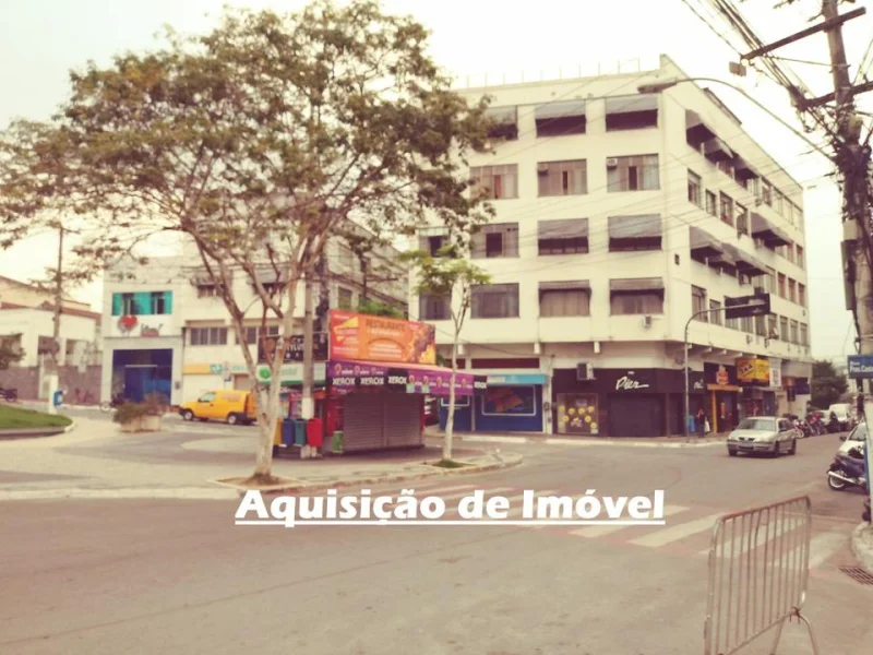 Lote de 360m2 por Casa com 2 Quartos no Centro