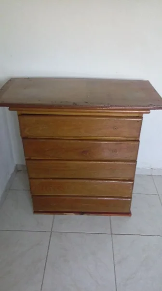 Comoda de Madeira