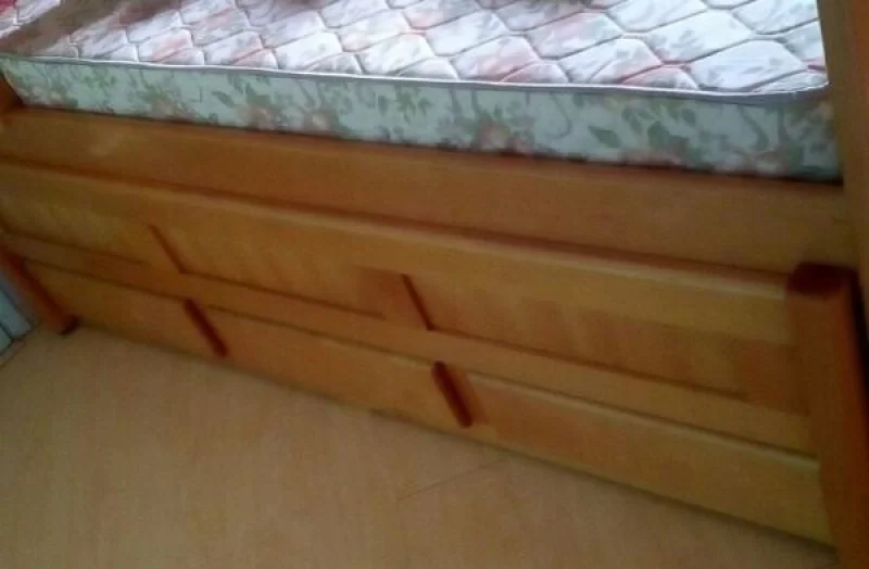 Triliche de Madeira Maciça. ótimo Estado. Marfim