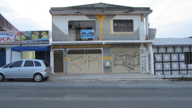 Casa com 6 Dormitórios à Venda, 400 m2 por RS 480.000 - Novo Aleixo - Manaus-am