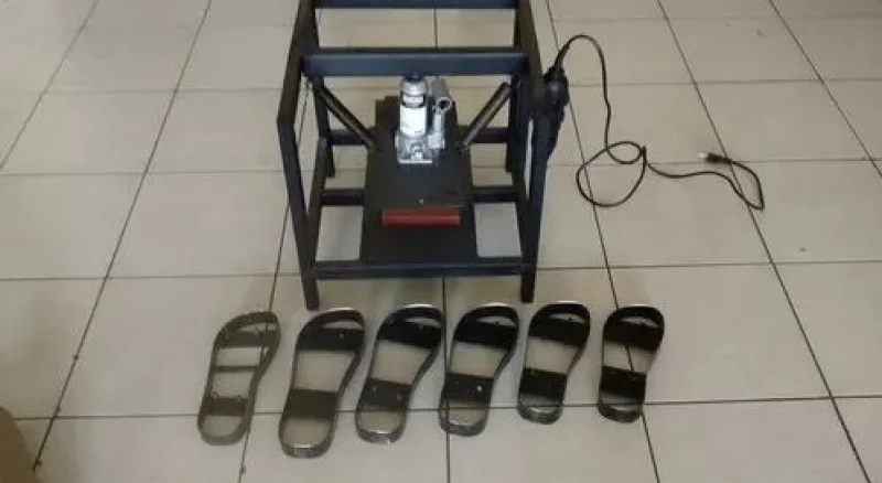 Máquina de Cortar Chinelo