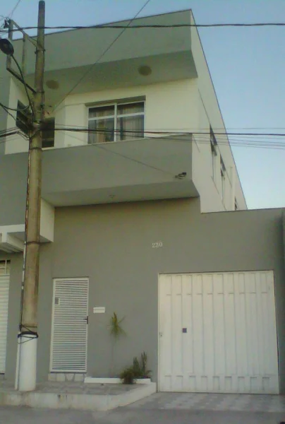 Casa 4 Quartos/6 Vagás Excelente Localização!!