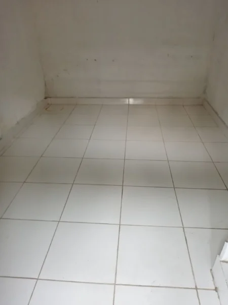 Estou Alugando 2 Quatro uma Cozinha e Banheiro e Lavadeiras