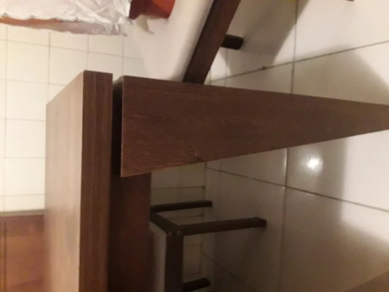 Mesa de Madeira com 6 Lugares
