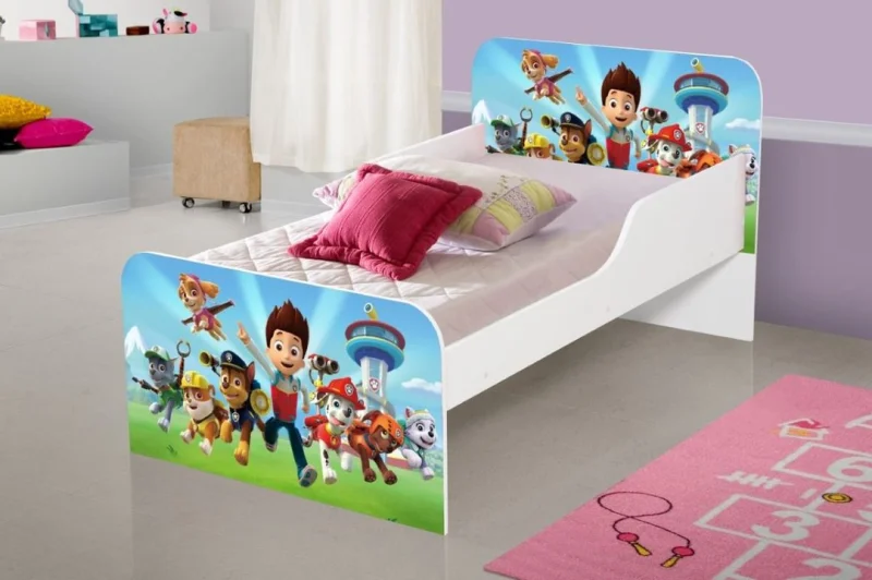 Cama Juvenil com Personagens