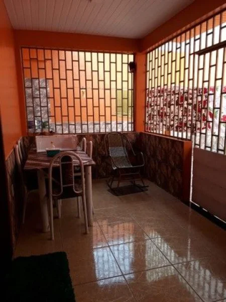 Casa com 3 Dormitórios à Venda, 200 m2 por RS 220.000 - Compensa - Manaus-am