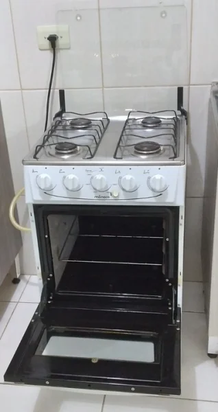 Vendo Fogão e Botijão de Gás