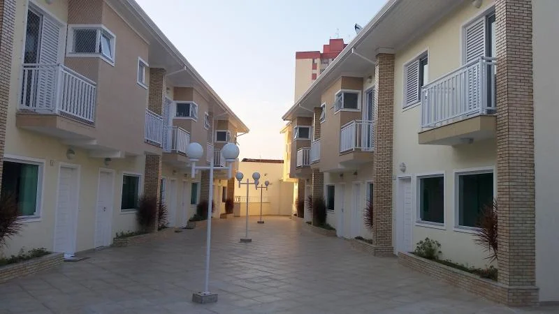 Sobrado com 3 Dorms em São Paulo - Jardim Cidália por 580 Mil à Venda