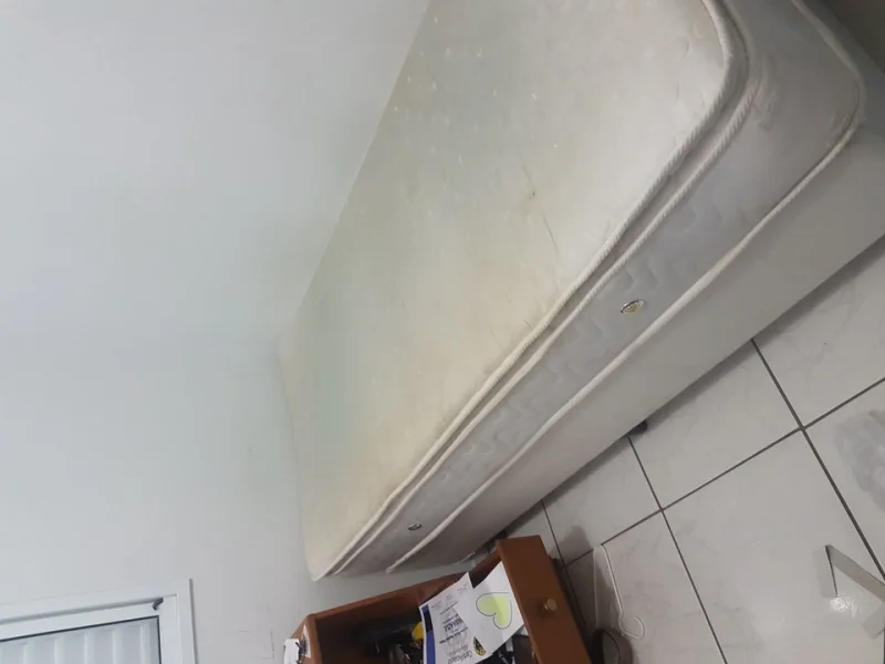 Cama Box Semi Usada