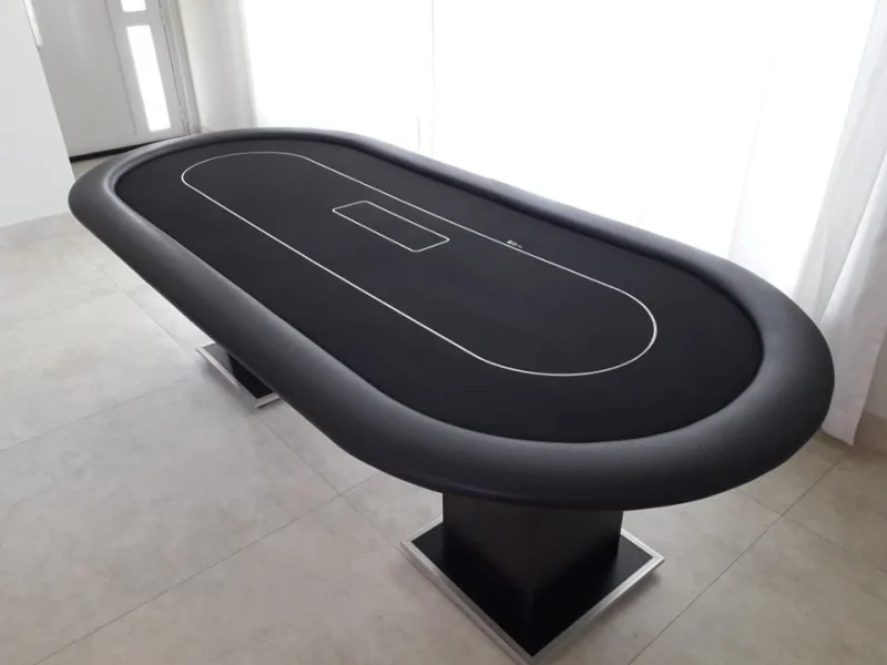 Mesa de Poker Preta, com Tampão, em ótimo Estado de Conservação