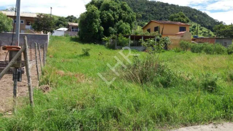 Terreno com 360 m2 em Maricá - Caxito por 45 Mil à Venda
