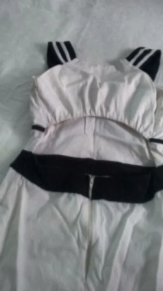 Vestido com Decote nas Costas