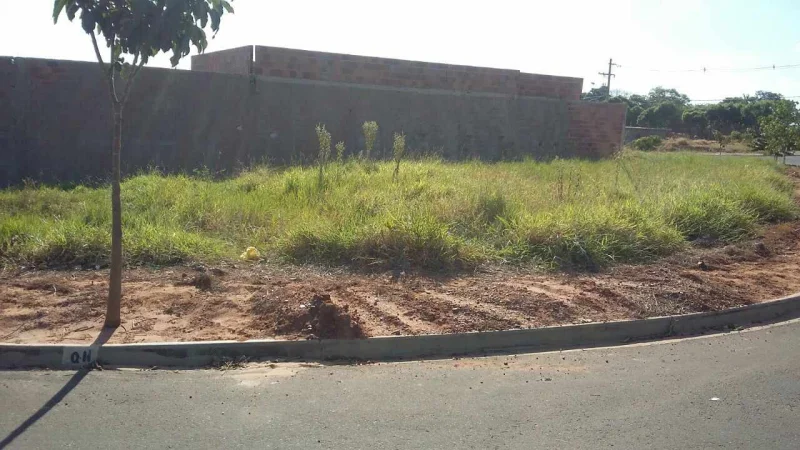 Vende -se Terreno Bairro Ana Beatriz