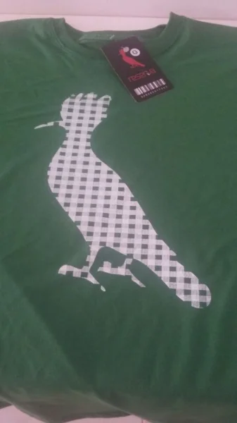 Camisetas e Bones