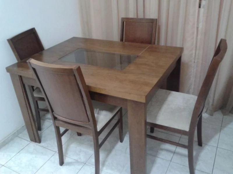 Mesa para Refeição + 4 Cadeiras