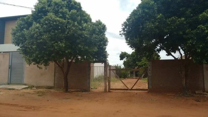 Terreno 500 m2 com Edícula