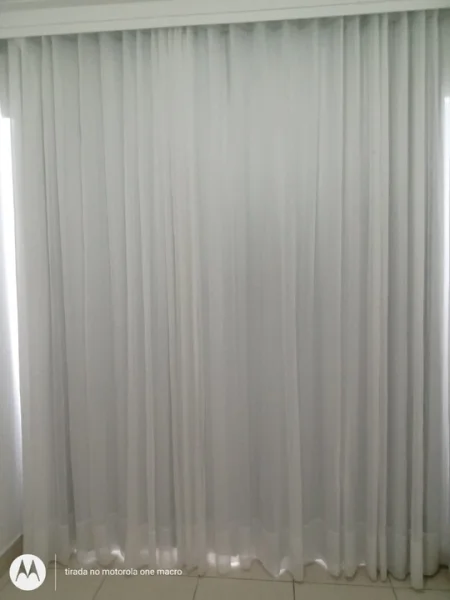 Cortina 100% Blackout com Duas Partes, Pcv Cinza e Tecido Voil Branco,