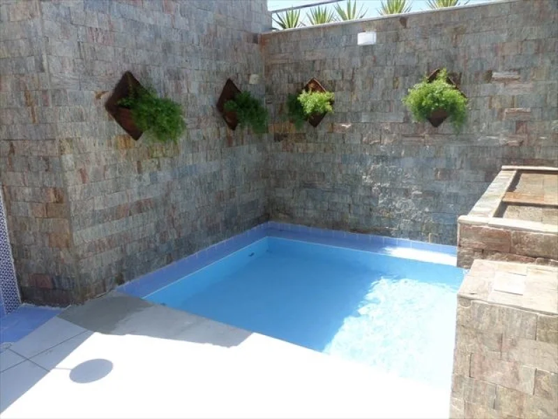 Excelente Sobrado em Condominio com Piscina- de 200 Mil por 160 Mil-
