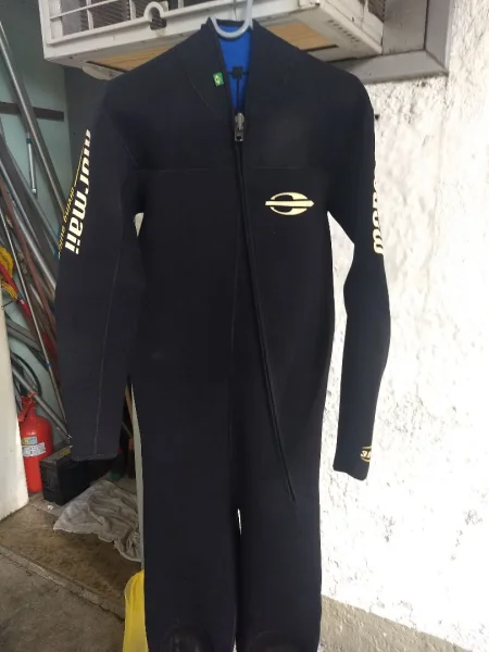 Roupa de Mergulho