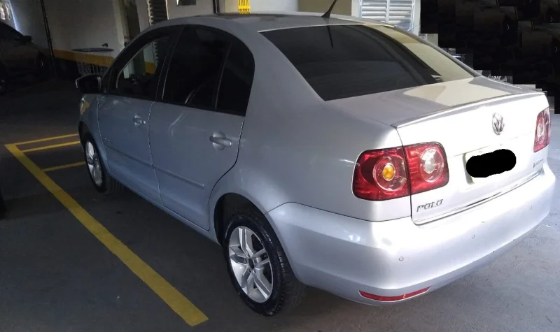 Volkswagen Polo Sedan Comfortline 1.6 8v I-motion (flex) (aut) 2013
