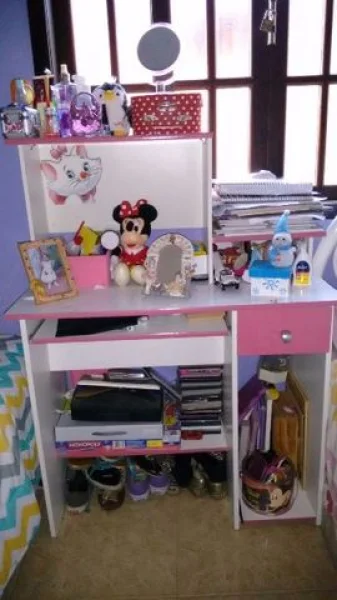 Vendo Mesa de Computador para Quarto de Criança