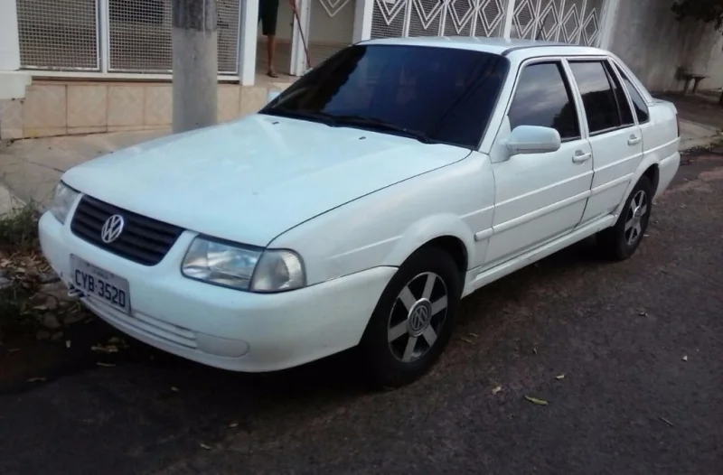 Vendo Santana 1.8 Ano 2001