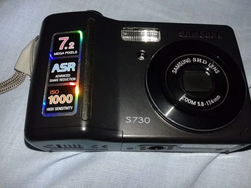 Máquina Fotográfica Samsung S730