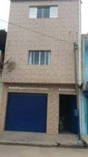 Três ótimas Casas no Mesmo Terreno Casas para Renda