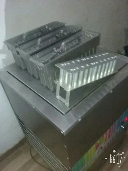 Máquina para Fazer Picolé Semi Nova