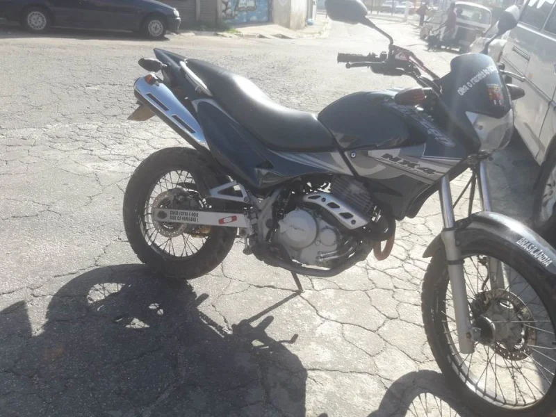 Moto Falcomfalar Manoel