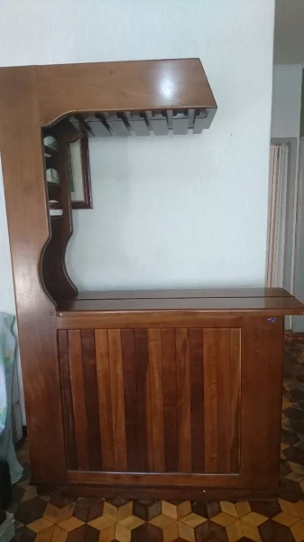 Barzinho Garrafeiro Madeira Maçiça