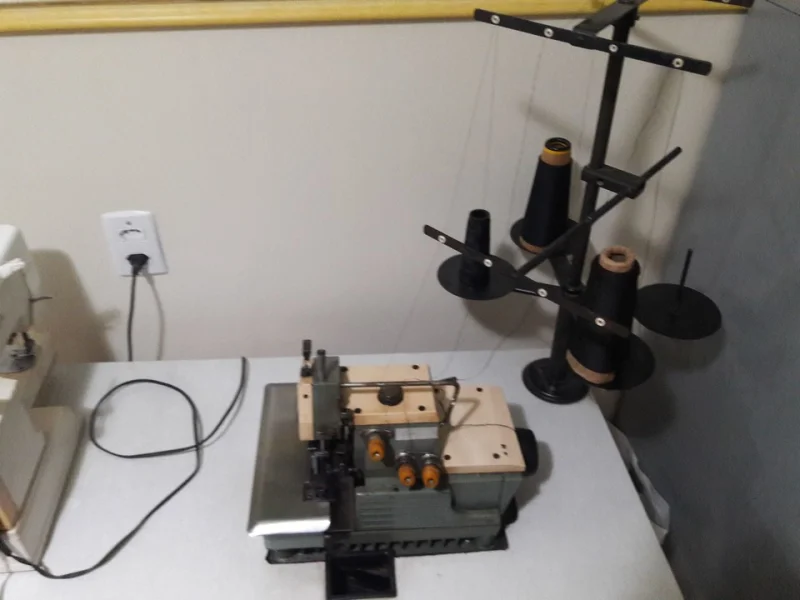 Máquina Indústrial Yamata Overlock