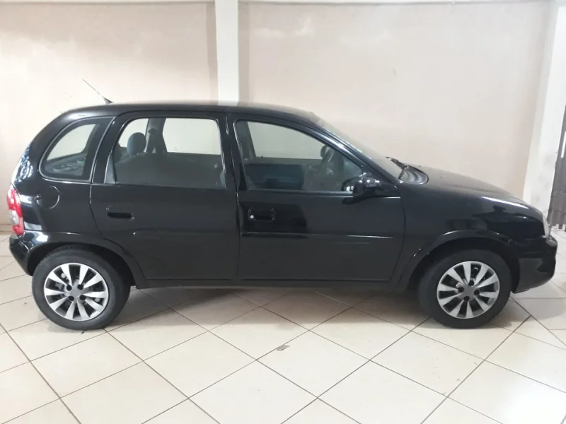 Corsa 4 Portas Ano 2000