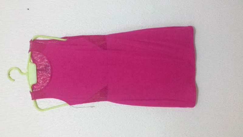 Vestido de Renda Rosa