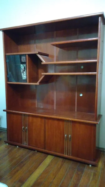 Estante em Mogno