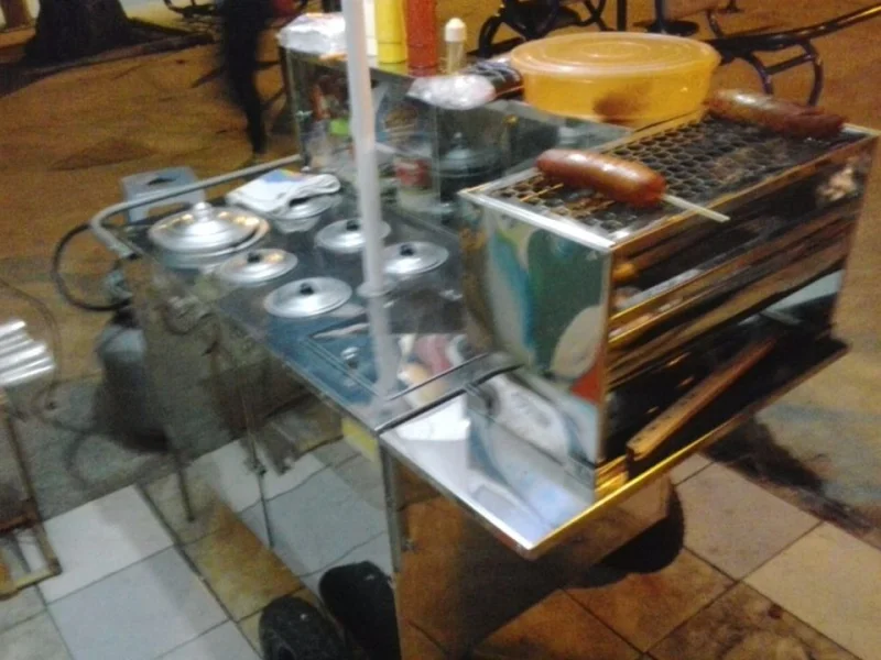 Barraca de Cachorro Quente e Churrasco