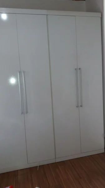 Vendo Armário 4 Portas em ótimo Estado