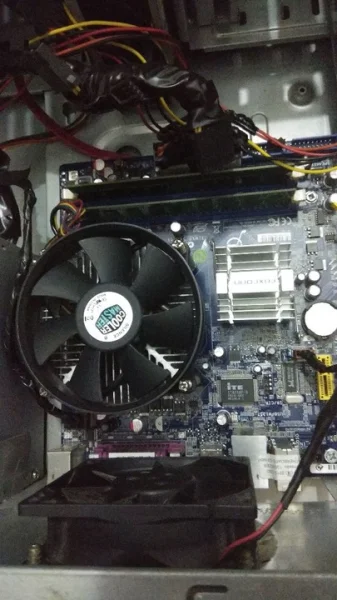 Vendo Pc Funcionando de Barbada