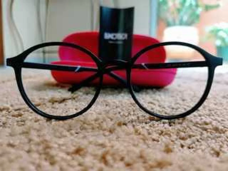 Armação de óculos da Marca Luxottica, com Garantia e Caixa Pink
