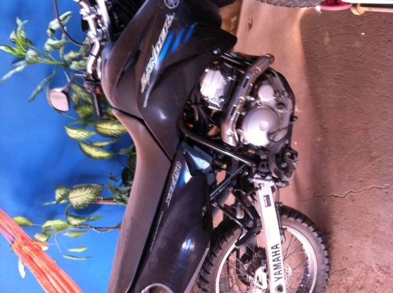 Lander XTZ 250 Preta