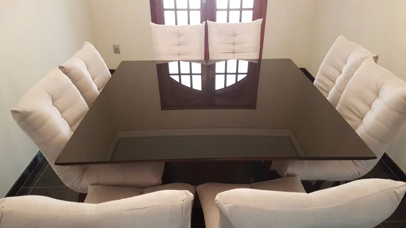 Mesa e Cadeiras em ótimo Estado