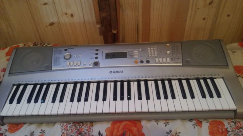 Teclado Yamaha Psr-e303