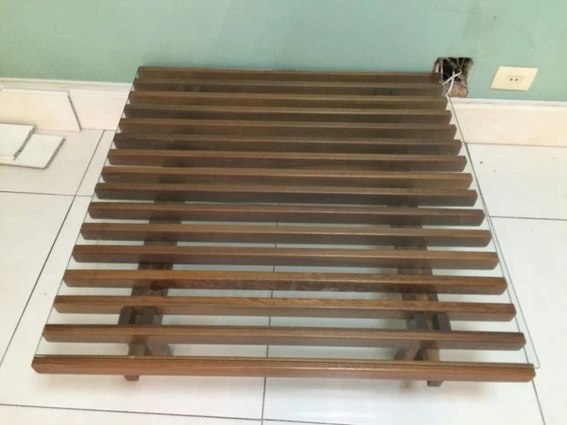 Mesa de Madeira Maciça da Futon Comapany