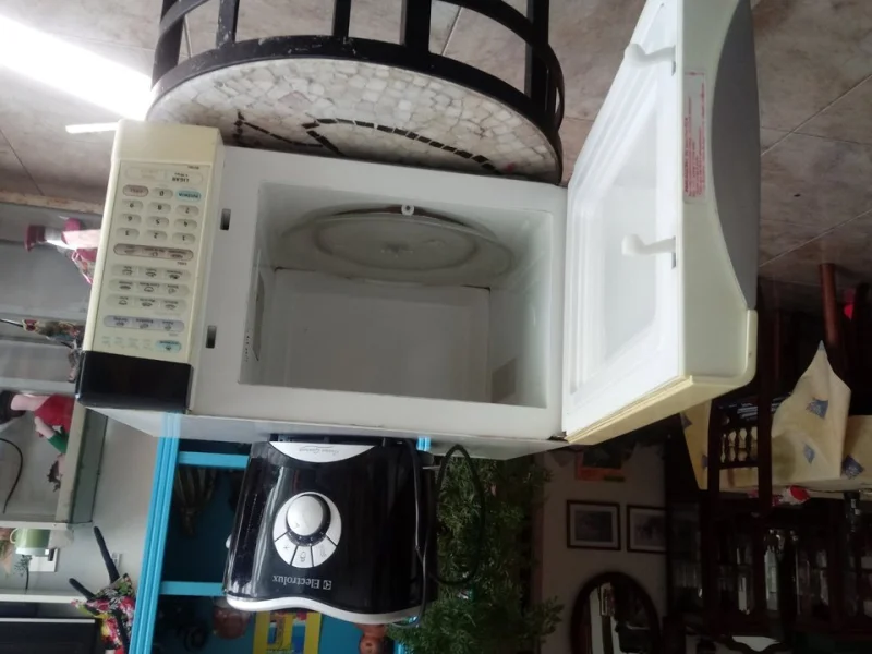 Micro-ondas com Torradeira