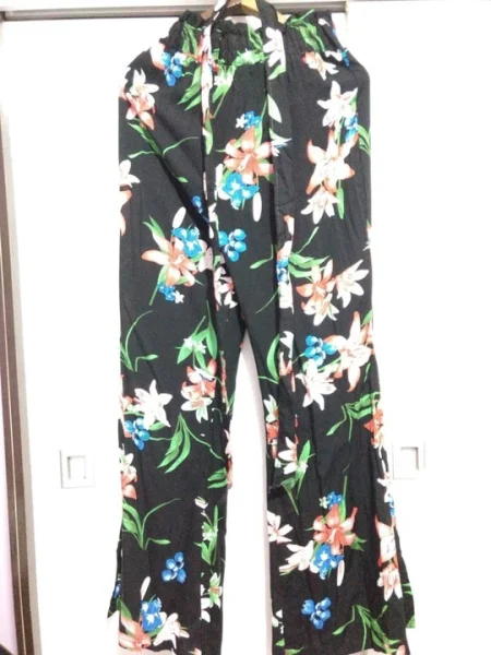 Calça Nova Marca Aquamar de Tecido, Cropped, Tamanho G, Faixa Cintura