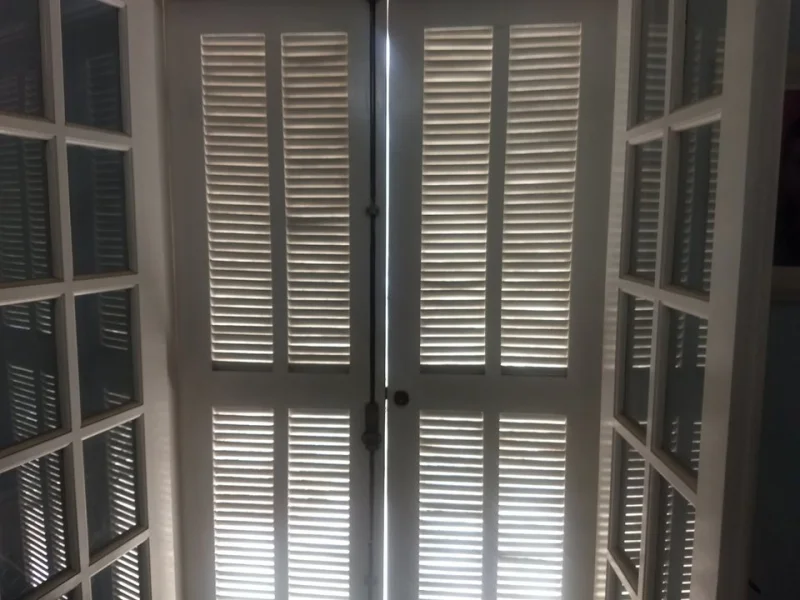 Vendo 1 Porta Balcão Med. 1.20m X 2.10m Folhas Duplas